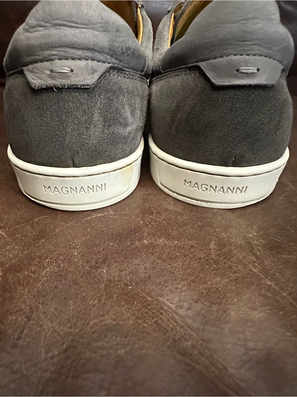 Magnanni Gray Suede Low-Top Sneakers with Navy Laces